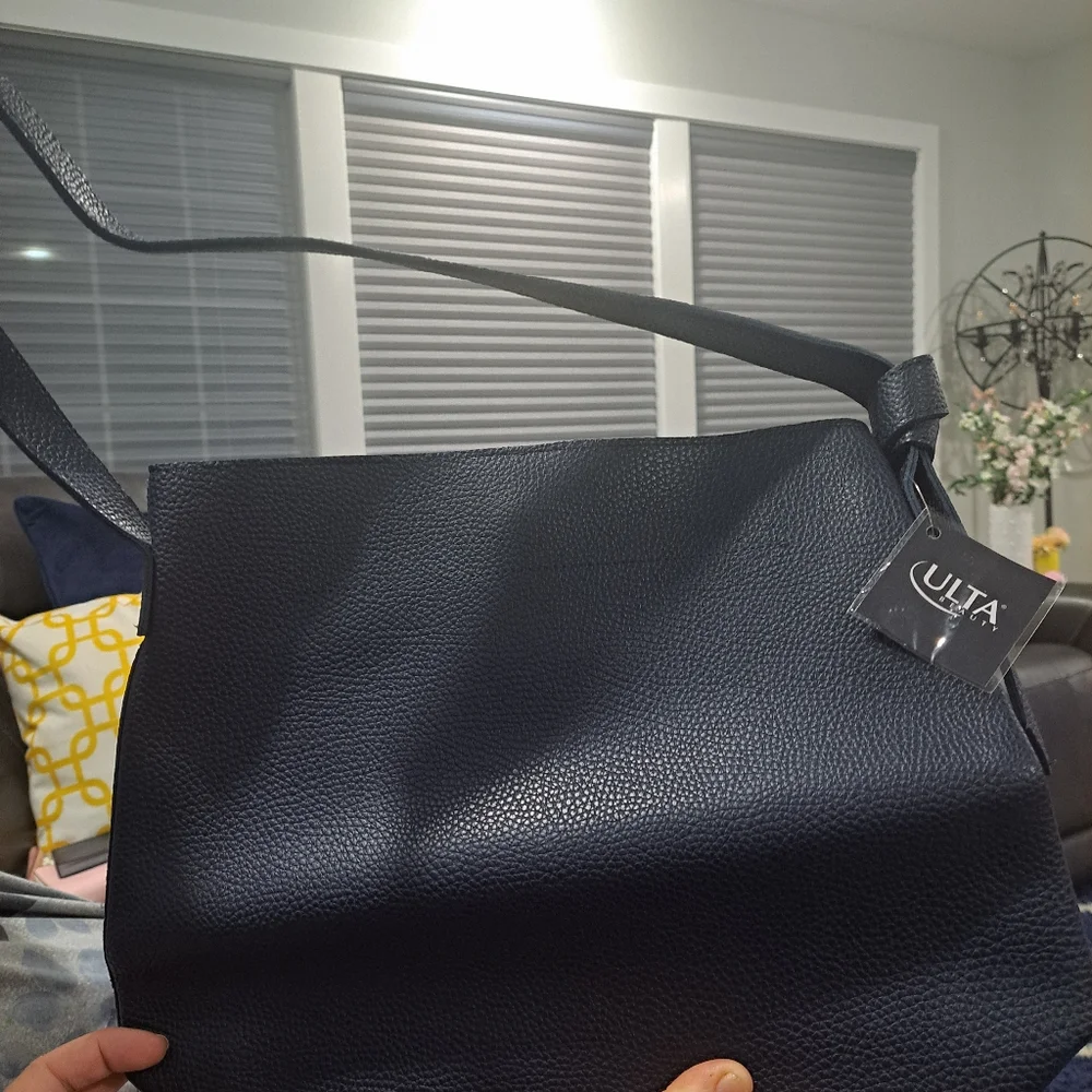 Navy Blue Ulta Tote - Picture 3 of 4